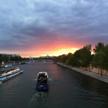 Lovely 10 Min Walk To Louvre 3 Persons