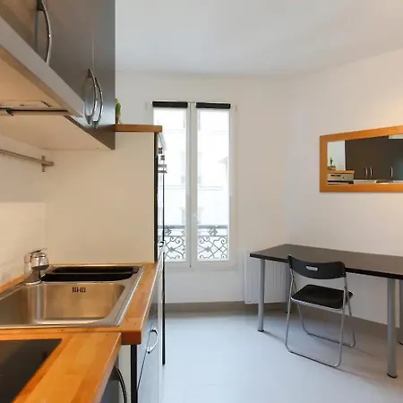 Lovely 10 Min Walk To Louvre 3 Persons